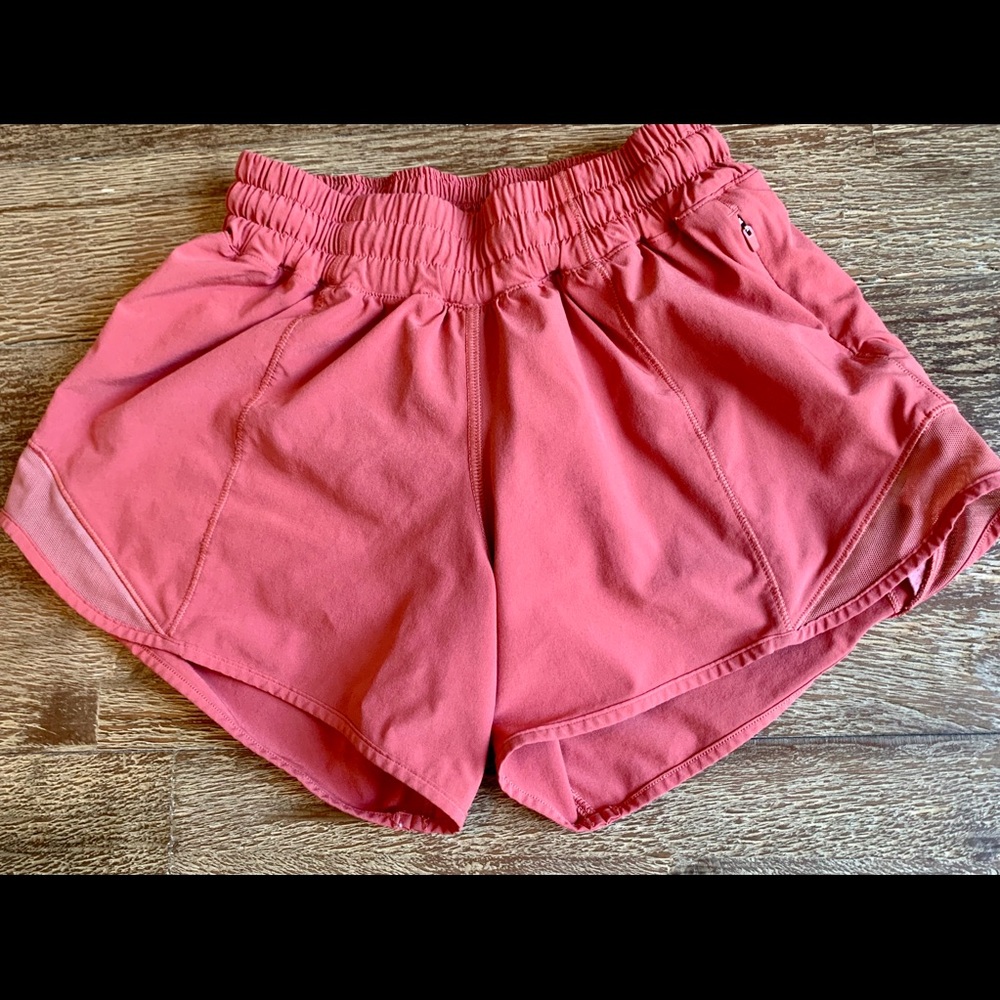 Lululemon Hottie Hot shorts Size 2 Tall